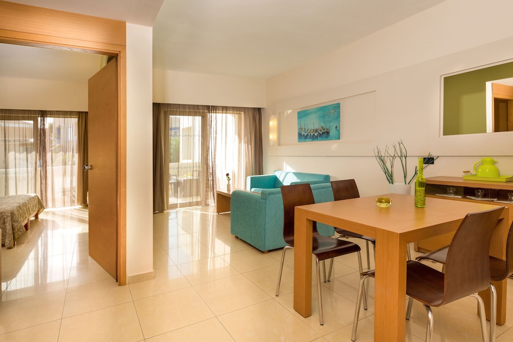 Atlantica Amalthia Beach Hotel – Adults only — Hotel rooms in Chania