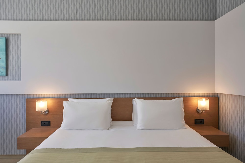 Atlantica Amalthia Beach Hotel – Adults only — Hotel rooms in Chania