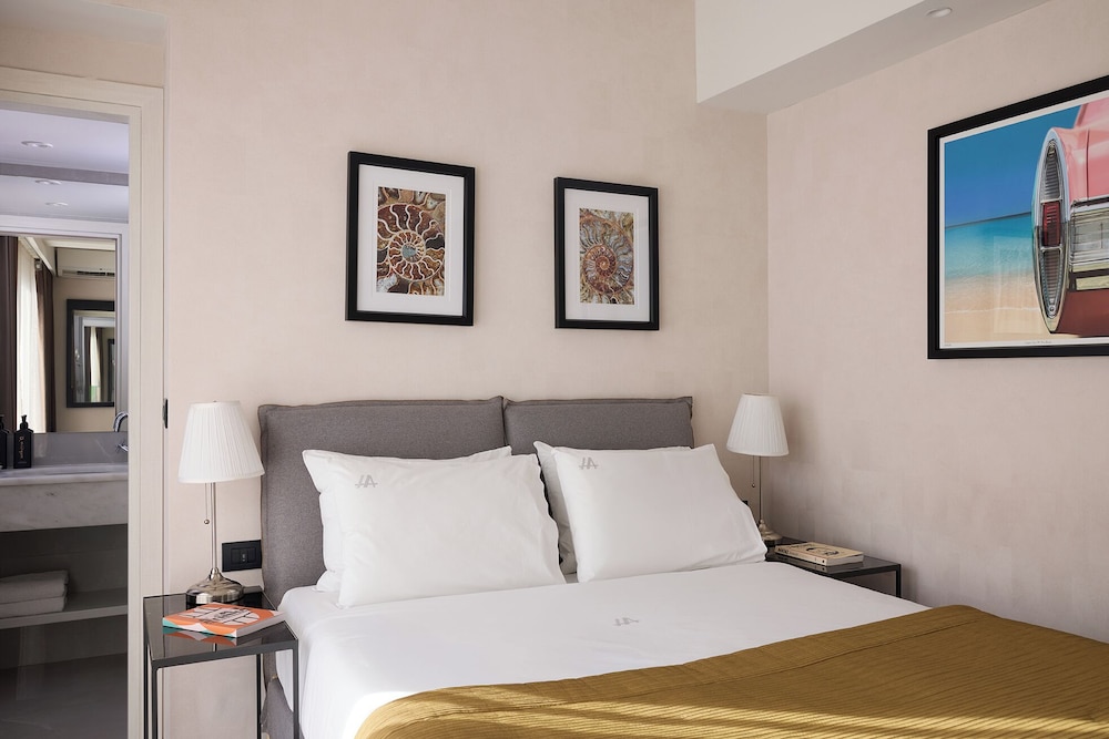 Astor Hotel Athens — Hotel rooms in Athens, Attica