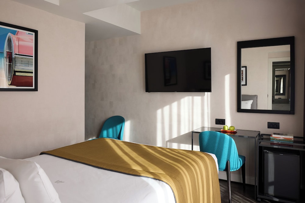 Astor Hotel Athens — Hotel rooms in Athens, Attica