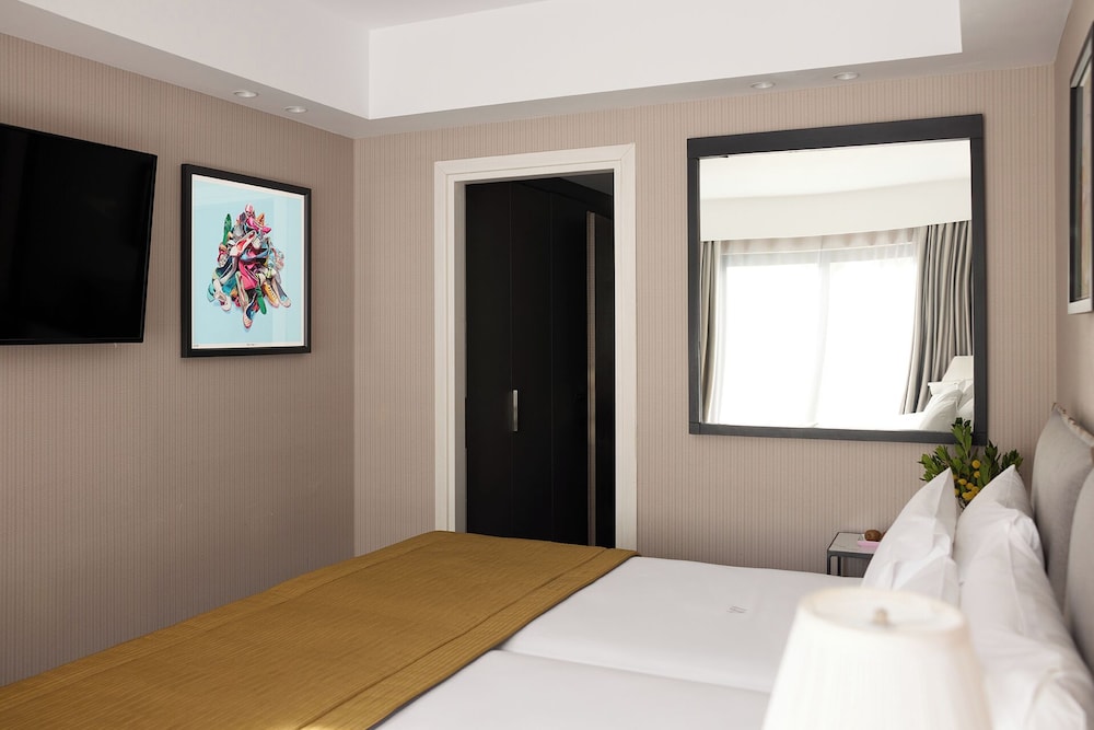 Astor Hotel Athens — Hotel rooms in Athens, Attica