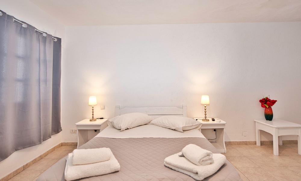 Caldera View Resort - Adults Only — Hotel rooms in Akrotiri, South Aegean