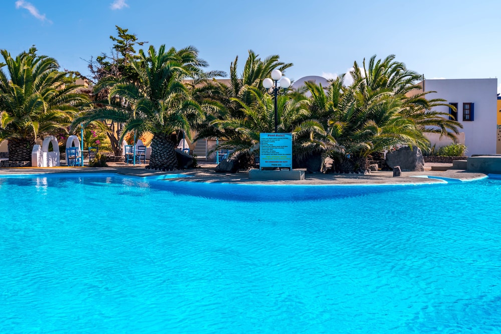 Caldera View Resort - Adults Only — Swimming pool in Akrotiri, South Aegean