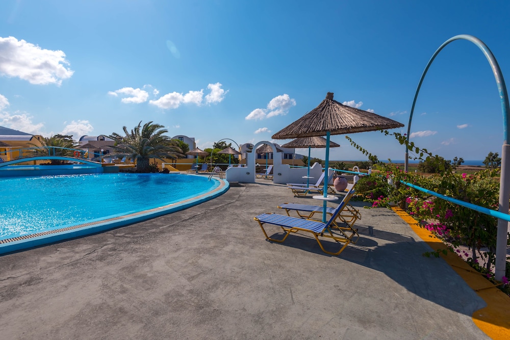Caldera View Resort - Adults Only — Swimming pool in Akrotiri, South Aegean