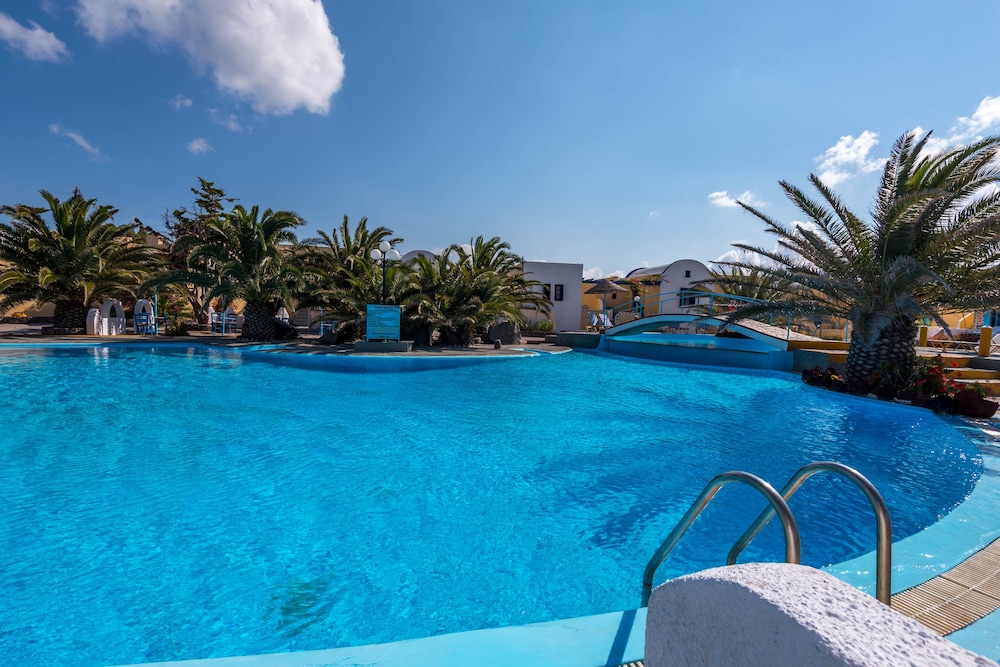 Caldera View Resort - Adults Only — Swimming pool in Akrotiri, South Aegean