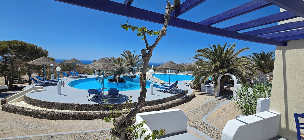 Caldera View Resort - Adults Only — Swimming pool in Akrotiri, South Aegean
