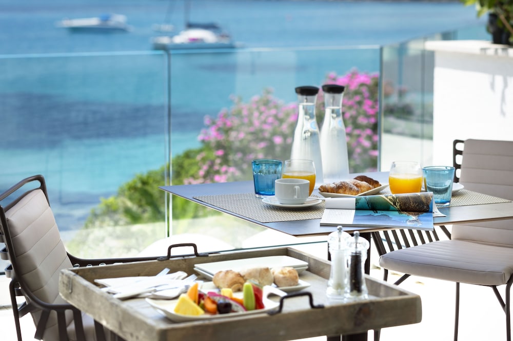 Gabbiano Azzurro Hotel & Suites — Restaurant & bars in Golfo Aranci, Sardinia