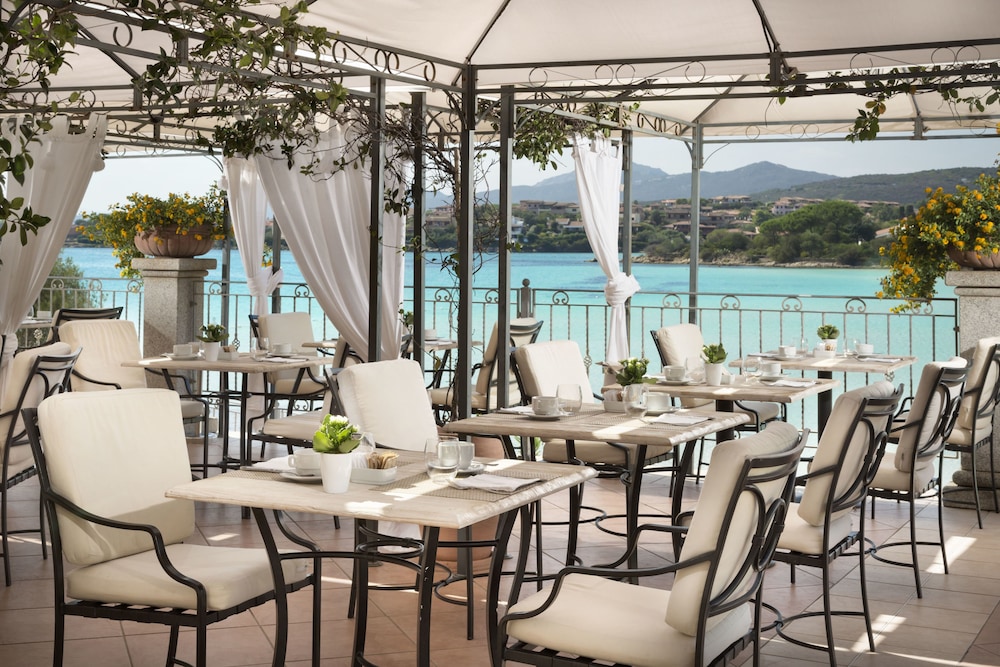 Gabbiano Azzurro Hotel & Suites — Restaurant & bars in Golfo Aranci, Sardinia