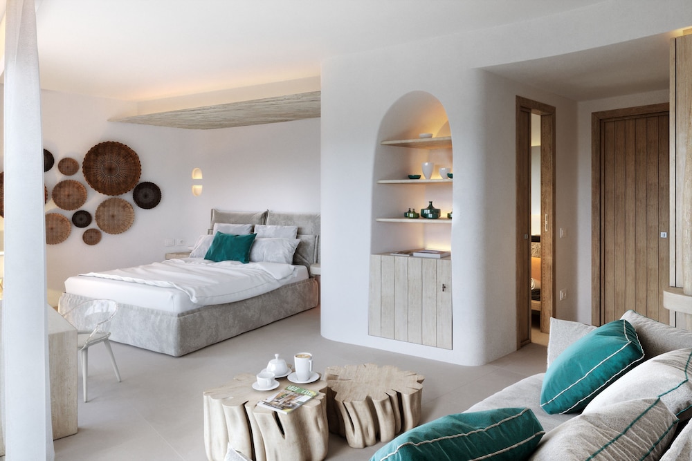 Gabbiano Azzurro Hotel & Suites — Hotel rooms in Golfo Aranci, Sardinia