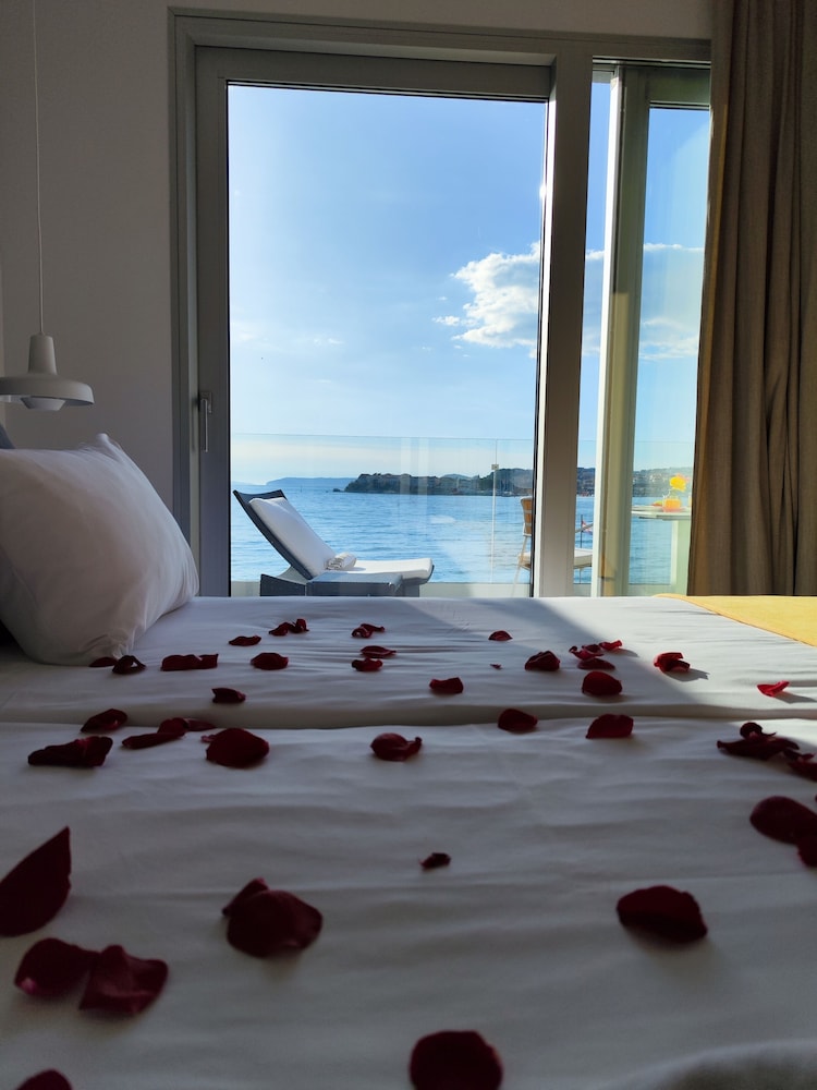 Hotel Split — Hotel rooms in Podstrana, Split-Dalmatia