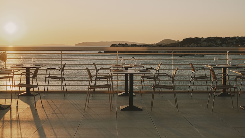Hotel Split — Restaurant & bars in Podstrana, Split-Dalmatia