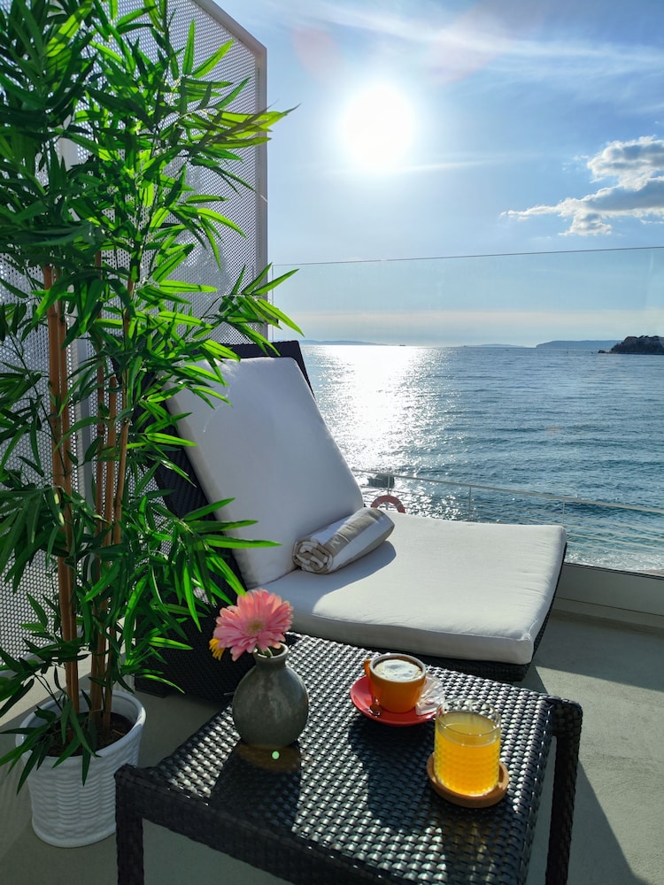 Hotel Split — Hotel rooms in Podstrana, Split-Dalmatia