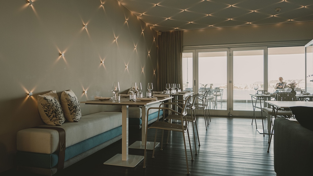 Hotel Split — Restaurant & bars in Podstrana, Split-Dalmatia