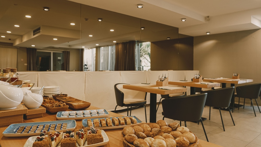 Hotel Split — Restaurant & bars in Podstrana, Split-Dalmatia