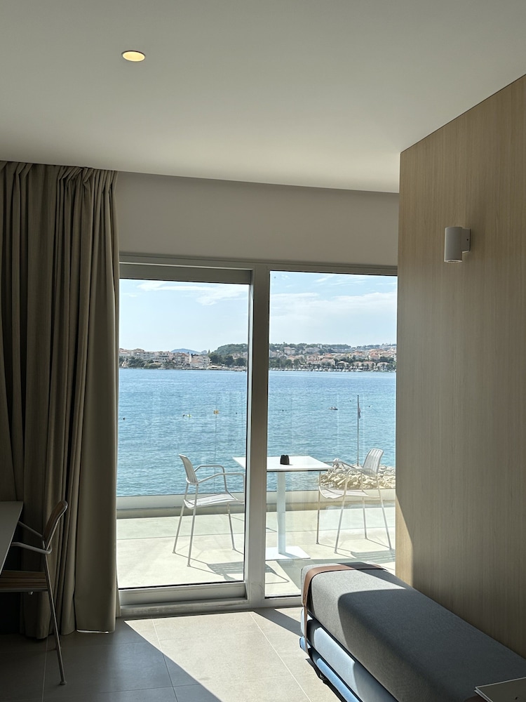 Hotel Split — Hotel rooms in Podstrana, Split-Dalmatia