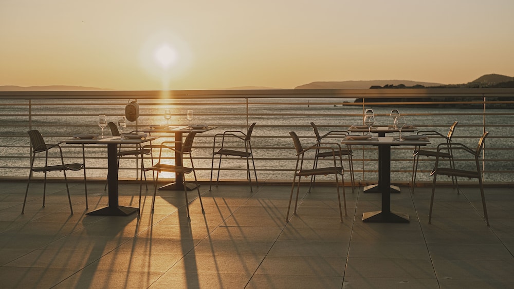 Hotel Split — Restaurant & bars in Podstrana, Split-Dalmatia