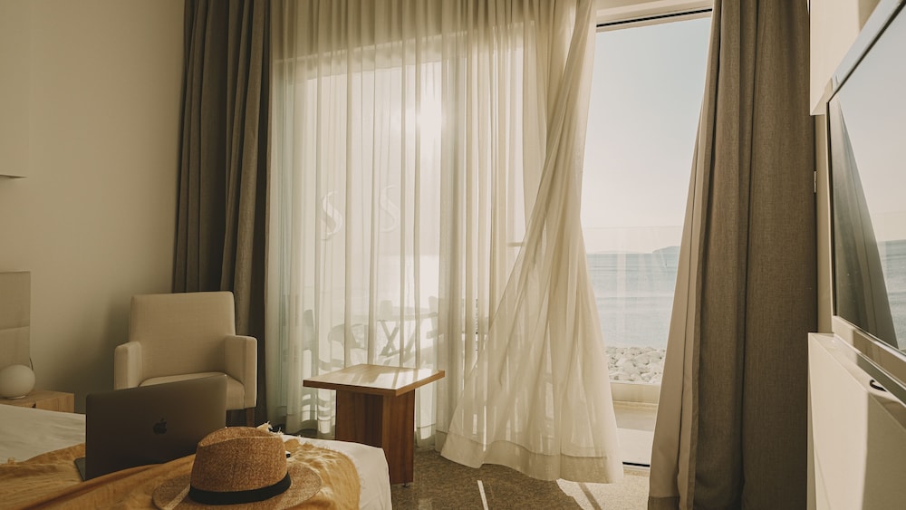 Hotel Split — Hotel rooms in Podstrana, Split-Dalmatia