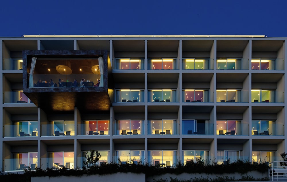 Hotel Split — Hotel building in Podstrana, Split-Dalmatia