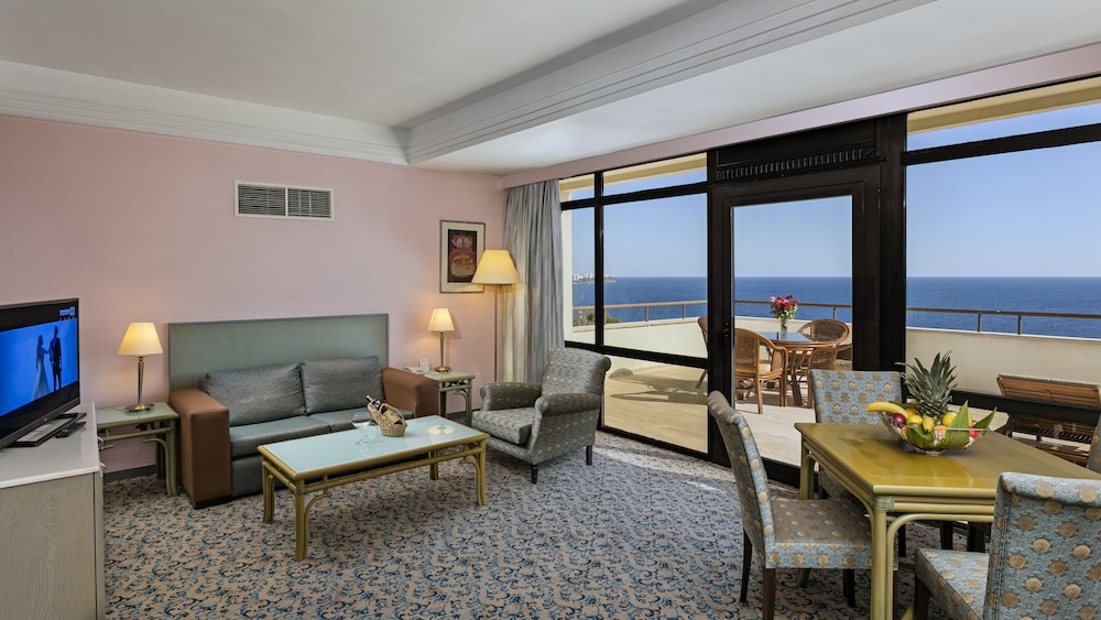Özkaymak Falez Hotel — Hotel rooms in Antalya