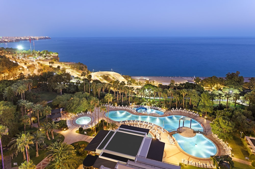 Özkaymak Falez Hotel — Swimming pool in Antalya