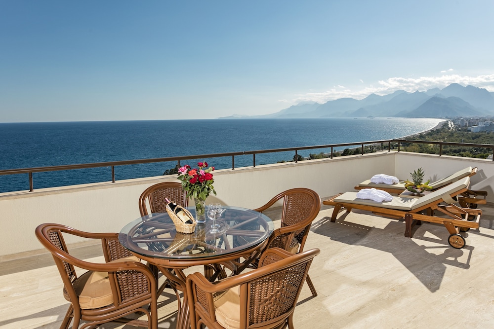 Özkaymak Falez Hotel — Hotel rooms in Antalya