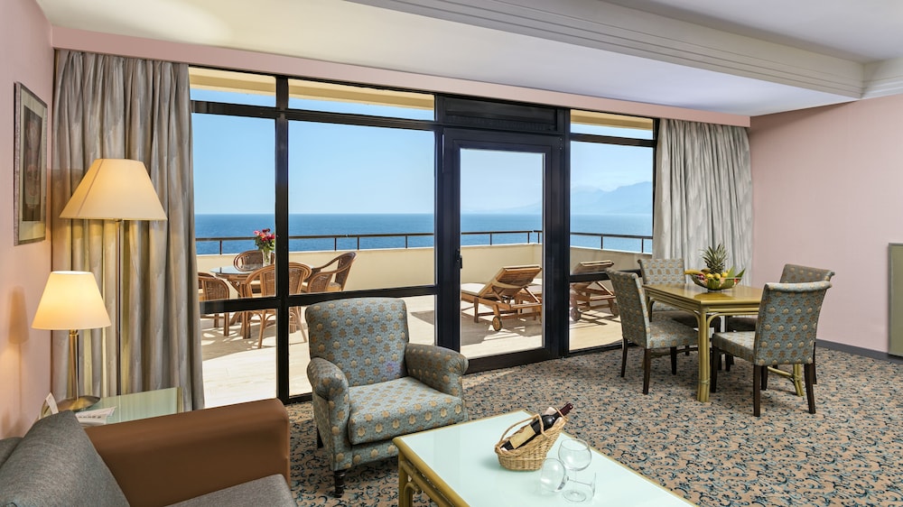Özkaymak Falez Hotel — Hotel rooms in Antalya