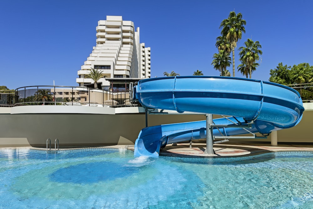 Özkaymak Falez Hotel — Swimming pool in Antalya