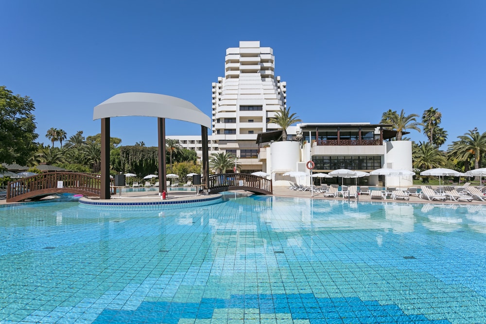 Özkaymak Falez Hotel — Swimming pool in Antalya