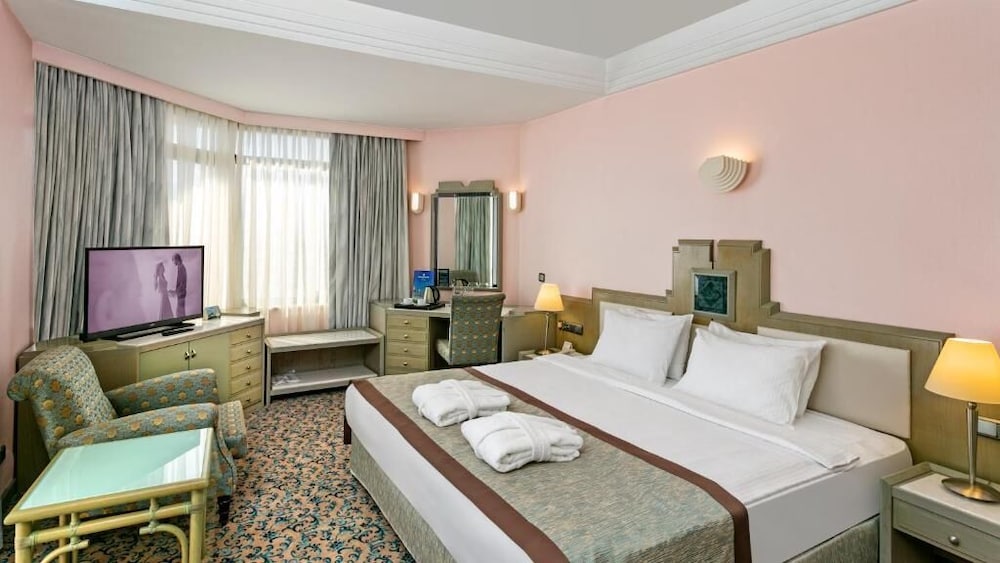 Özkaymak Falez Hotel — Hotel rooms in Antalya