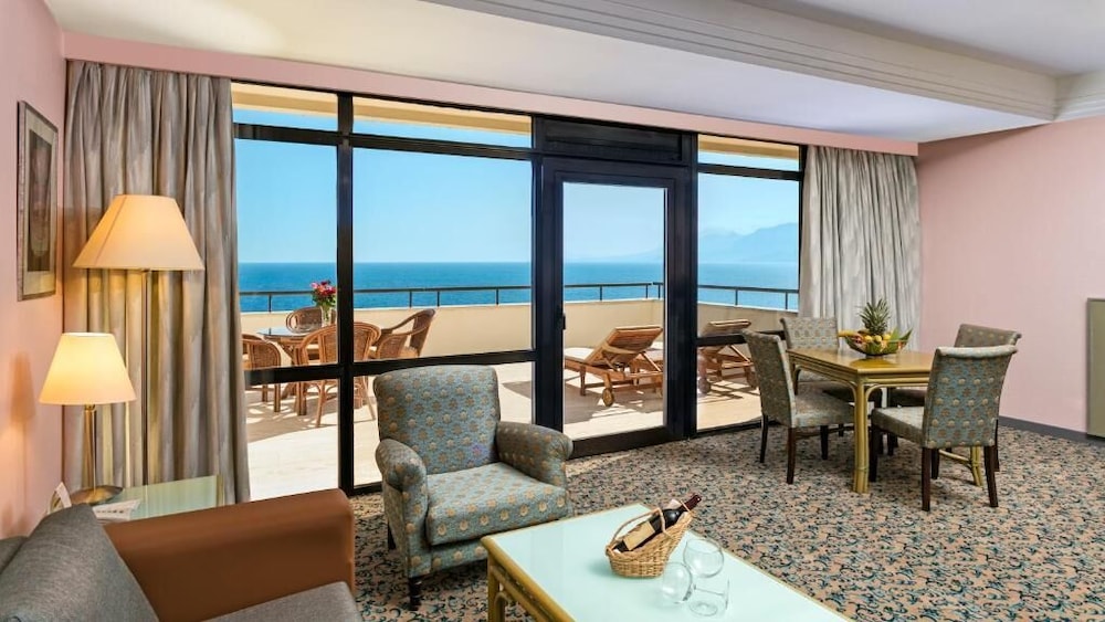 Özkaymak Falez Hotel — Hotel rooms in Antalya
