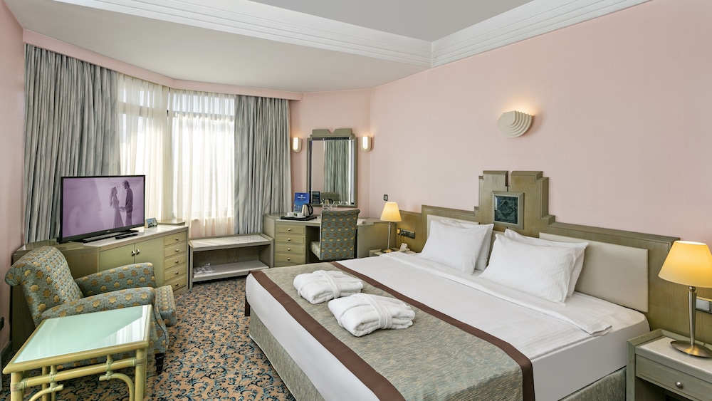 Özkaymak Falez Hotel — Hotel rooms in Antalya