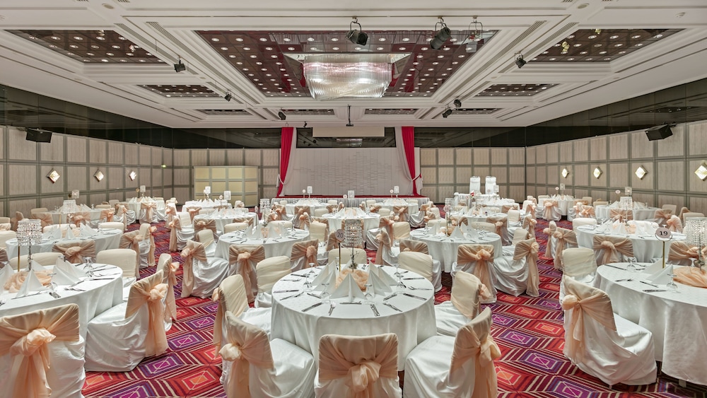 Özkaymak Falez Hotel — Hotel building in Antalya