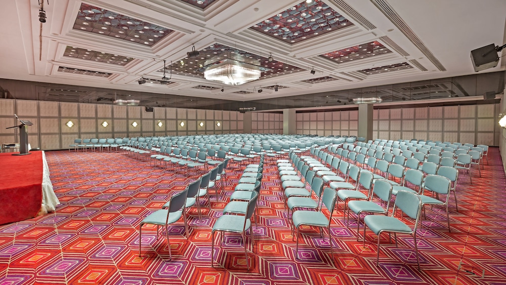 Özkaymak Falez Hotel — Hotel building in Antalya