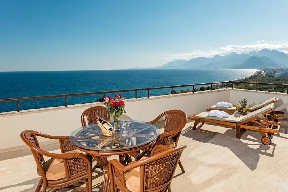 Özkaymak Falez Hotel — Hotel rooms in Antalya
