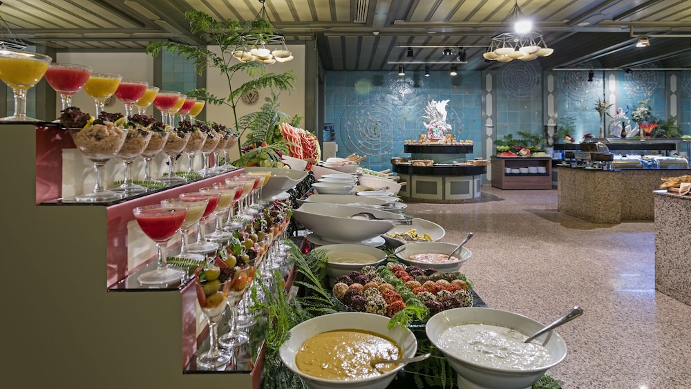 Özkaymak Falez Hotel — Restaurant & bars in Antalya