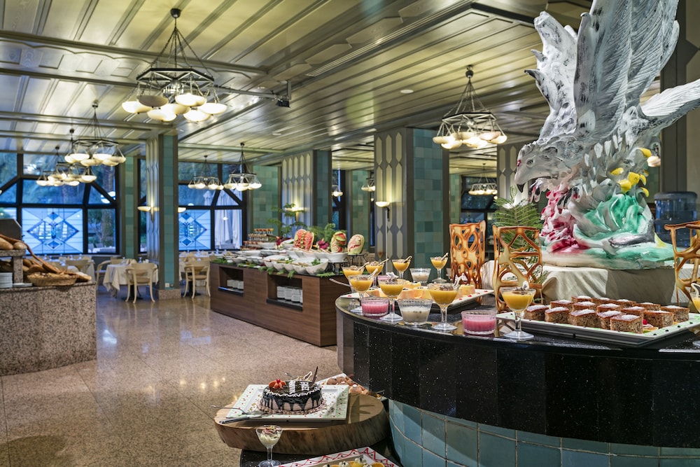Özkaymak Falez Hotel — Restaurant & bars in Antalya