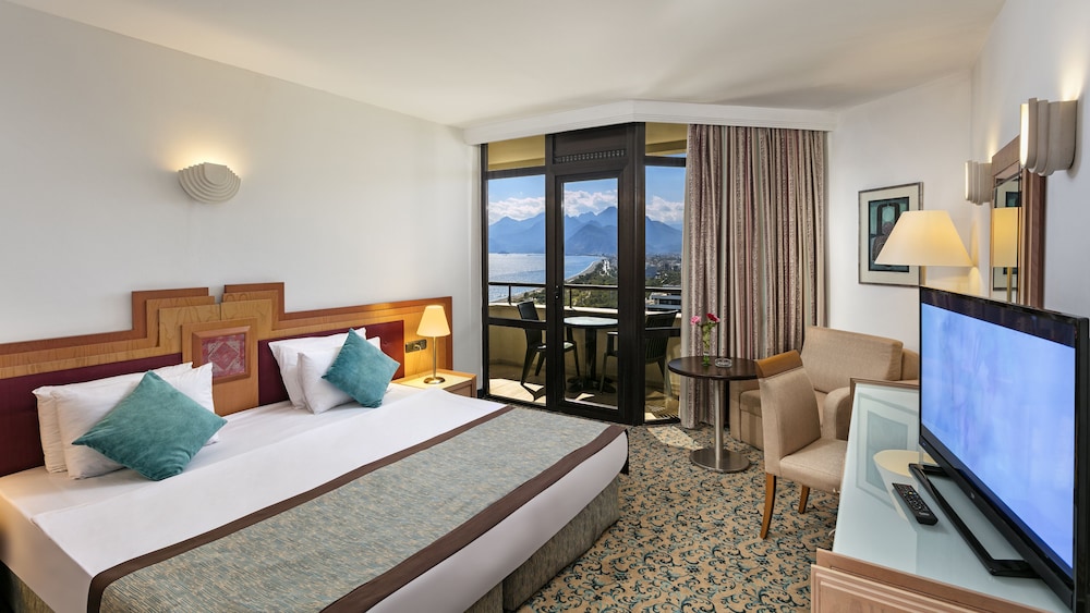 Özkaymak Falez Hotel — Hotel rooms in Antalya