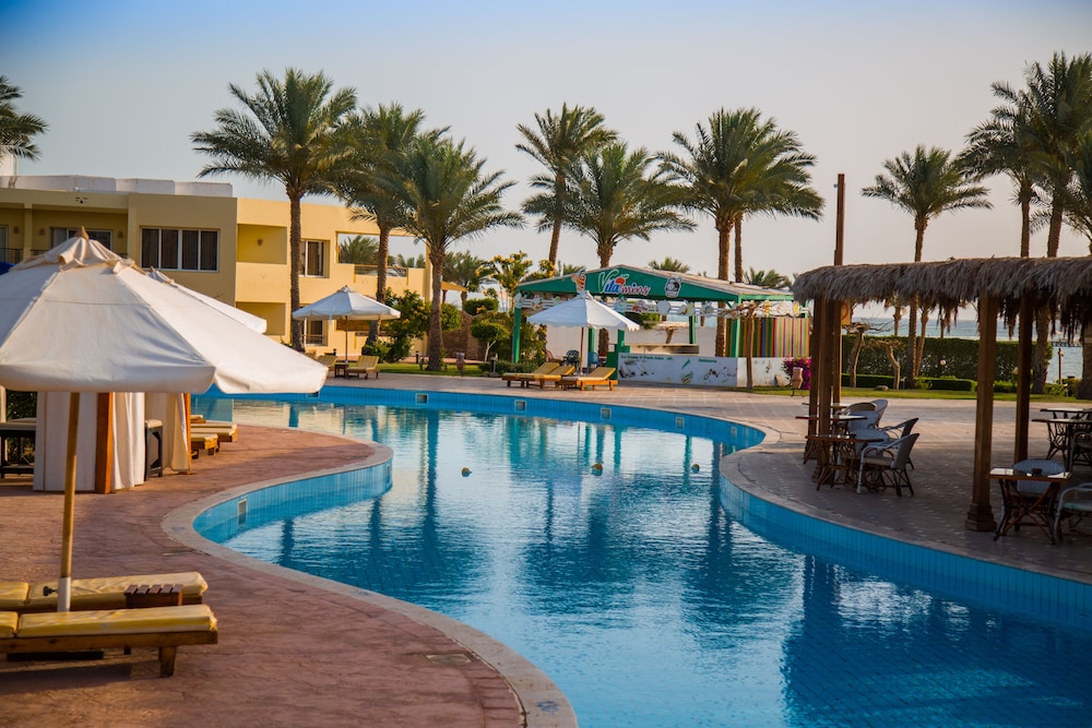 Amwaj Oyoun Resort & Casino — Swimming pool in Sharm El Sheikh, Red Sea