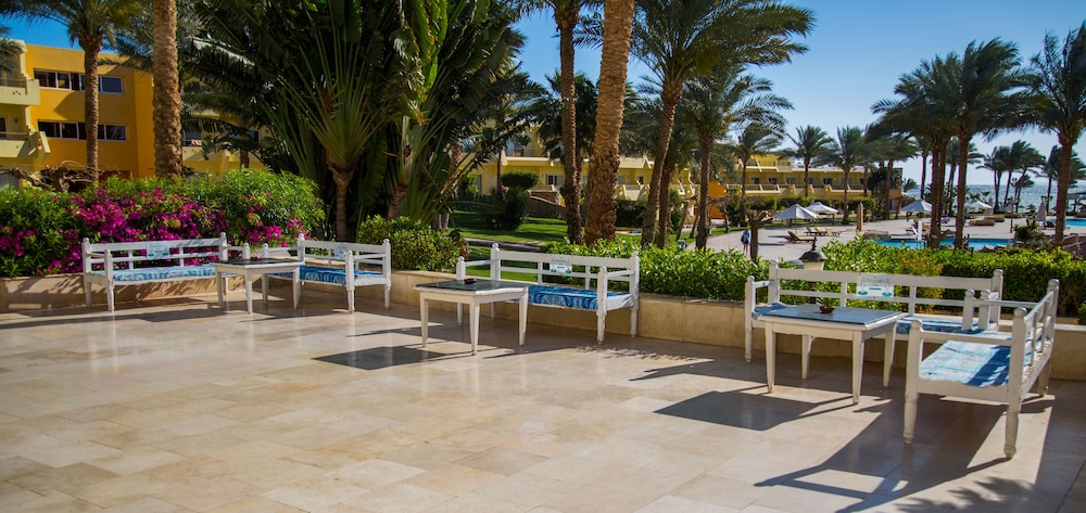 Amwaj Oyoun Resort & Casino — Hotel building in Sharm El Sheikh, Red Sea