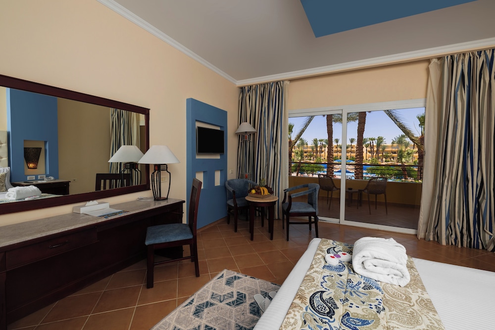 Amwaj Oyoun Resort & Casino — Hotel rooms in Sharm El Sheikh, Red Sea