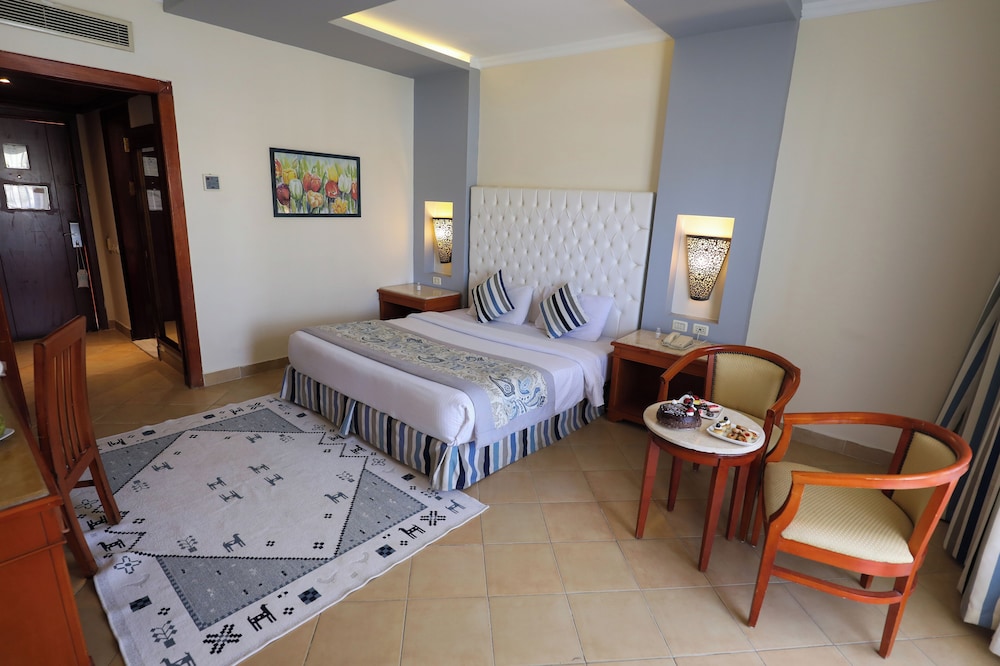 Amwaj Oyoun Resort & Casino — Hotel rooms in Sharm El Sheikh, Red Sea