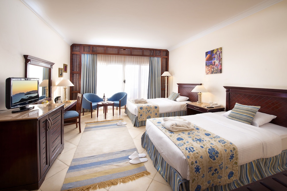 Amwaj Oyoun Resort & Casino — Hotel rooms in Sharm El Sheikh, Red Sea