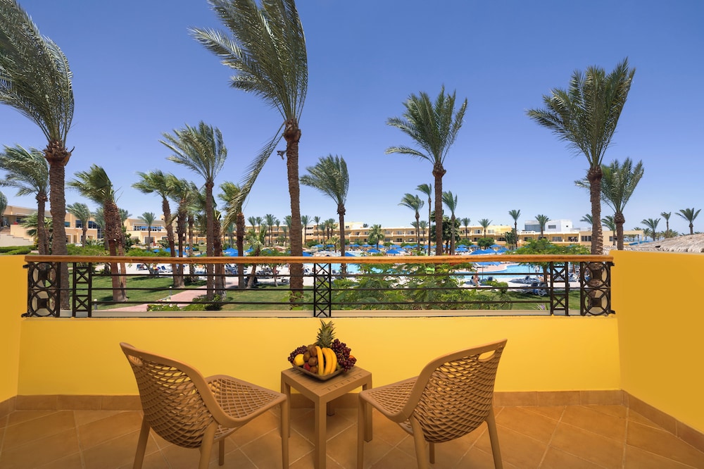 Amwaj Oyoun Resort & Casino — Hotel rooms in Sharm El Sheikh, Red Sea