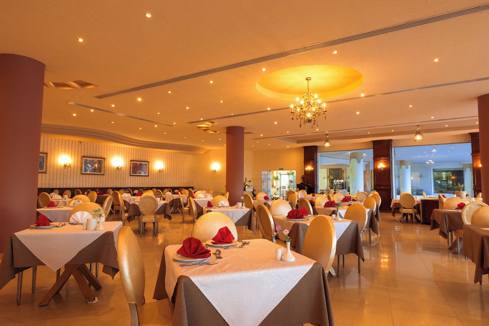 Amwaj Oyoun Resort & Casino — Restaurant & bars in Sharm El Sheikh, Red Sea