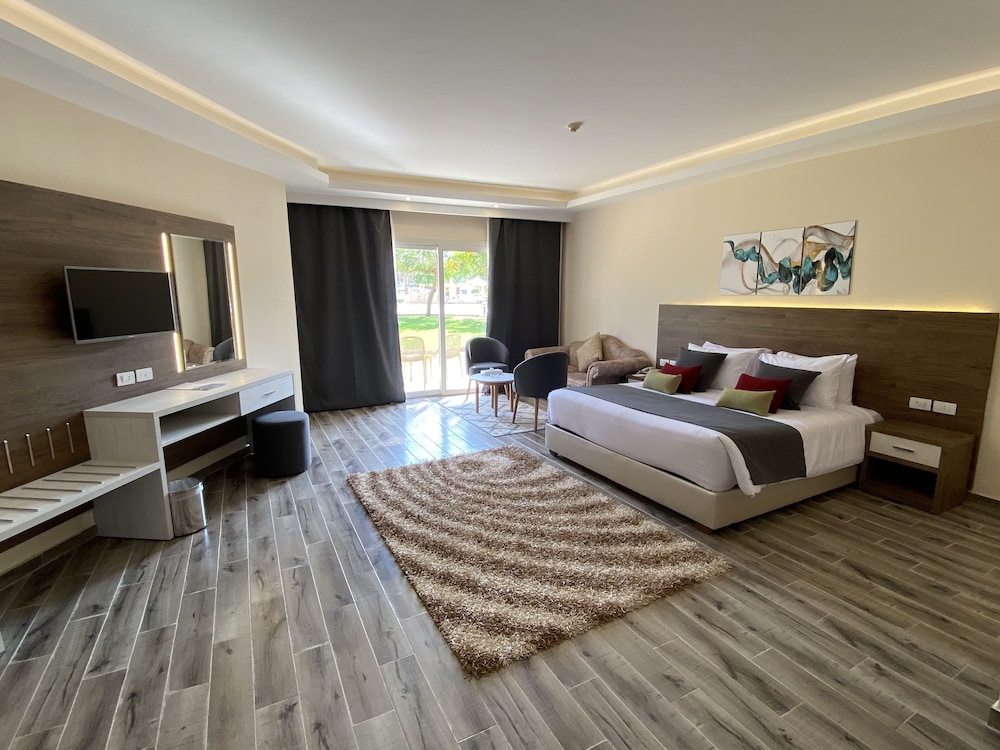 Amwaj Oyoun Resort & Casino — Hotel rooms in Sharm El Sheikh, Red Sea