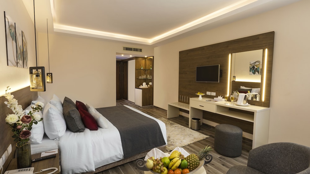 Amwaj Oyoun Resort & Casino — Hotel rooms in Sharm El Sheikh, Red Sea