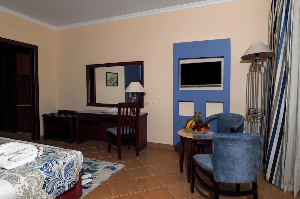 Amwaj Oyoun Resort & Casino — Hotel rooms in Sharm El Sheikh, Red Sea