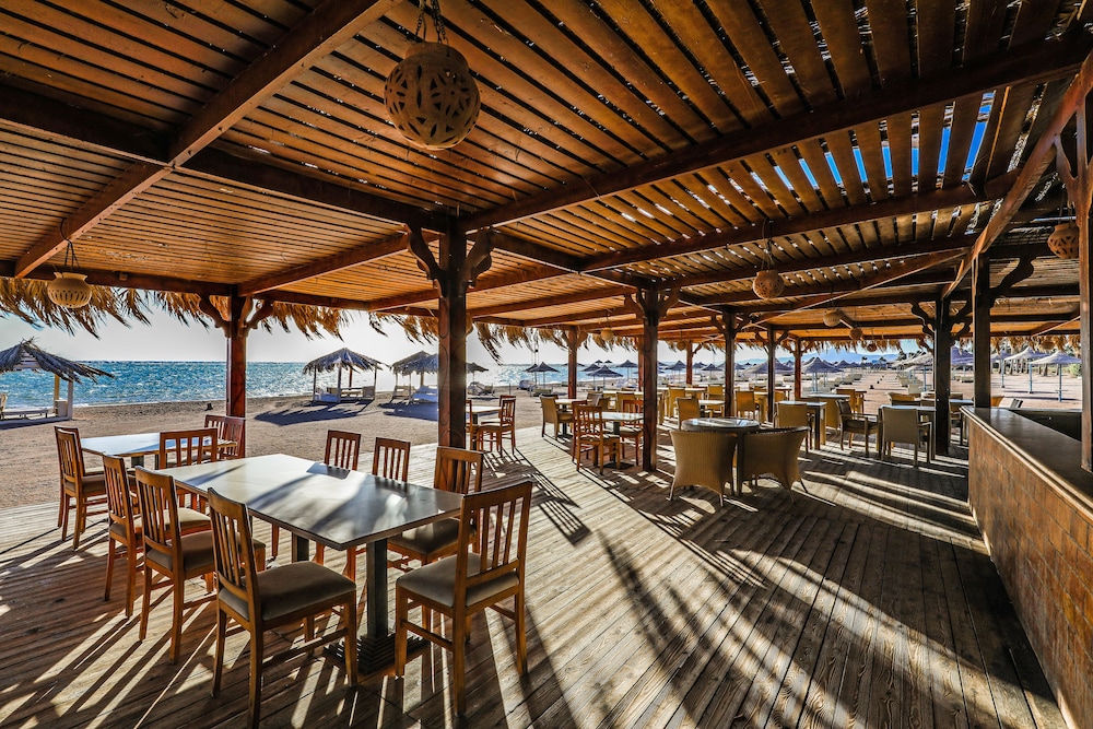 Amwaj Oyoun Resort & Casino — Restaurant & bars in Sharm El Sheikh, Red Sea