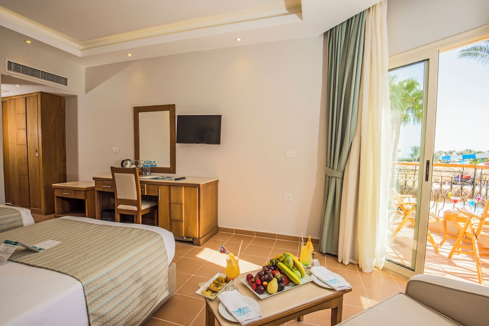 SUNRISE Aqua Joy Resort - All inclusive — Hotel rooms in Hurghada, Red Sea