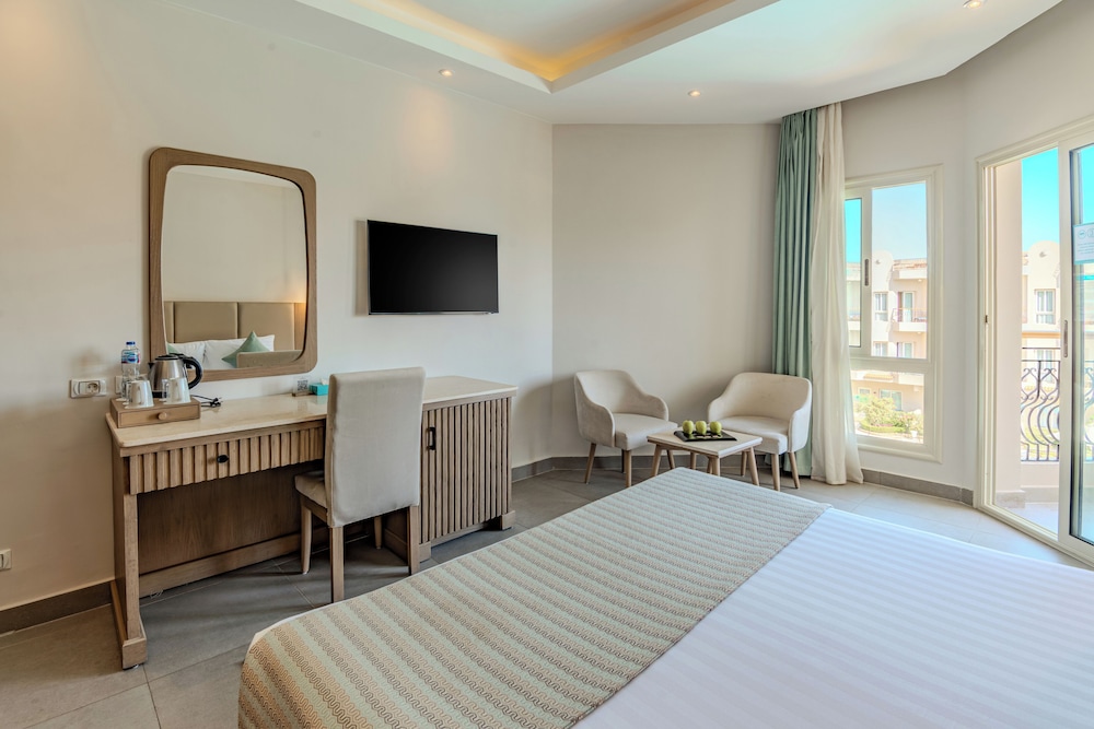 SUNRISE Aqua Joy Resort - All inclusive — Hotel rooms in Hurghada, Red Sea